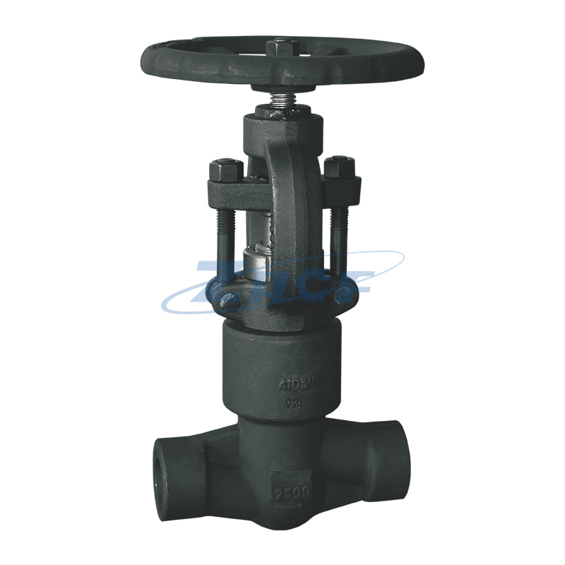 Self-sealing globe valve